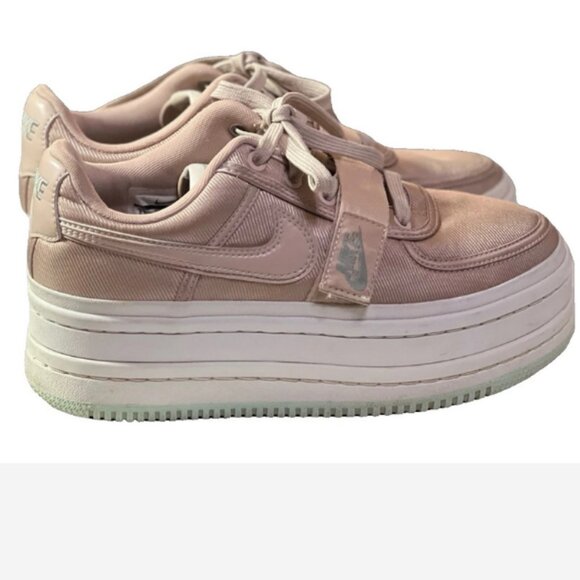 Nike Vandal 2K Sneaker Shoe Women Size 8.5 Beige Double Stack Lace / Hook & Loop - Picture 1 of 8